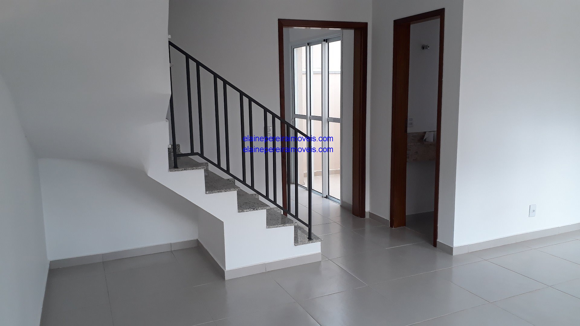 Ao lado da USP- Metro Vila Sônia - Condomínio sobrado 2 suites 2 vagas- quintal -R$ 420.000,00