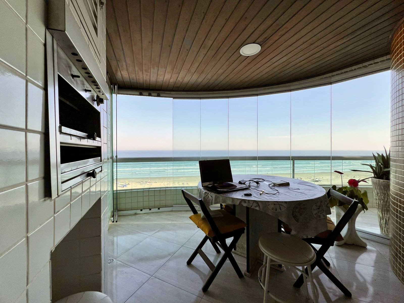 Apartamento, 3 quartos, 140 m² - Foto 1