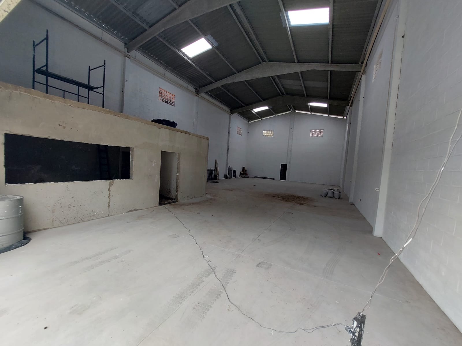 Depósito-Galpão, 350 m² - Foto 2