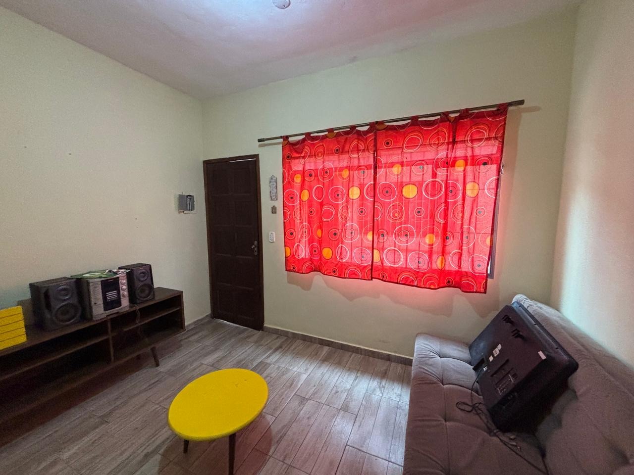 Casa, 1 quarto, 48 m² - Foto 1