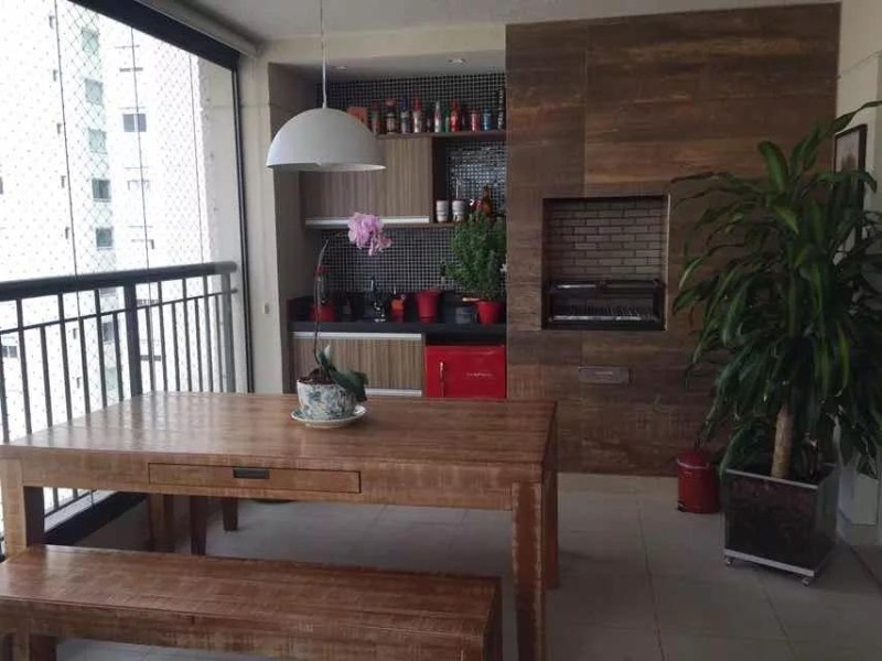Apartamento 133 m², 3 quartos, 2 suítes, lavabo, dispensa, varanda gourmet com churrasqueira, 3 vagas demarcadas de garagem