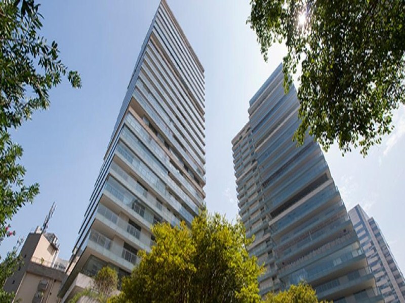Condomínio Praça Vila Nova - O apartamento Duplex possui, 1.100 metros quadrados - 5 Suítes - 9 Vagas de garagem + Depósito Privativo.