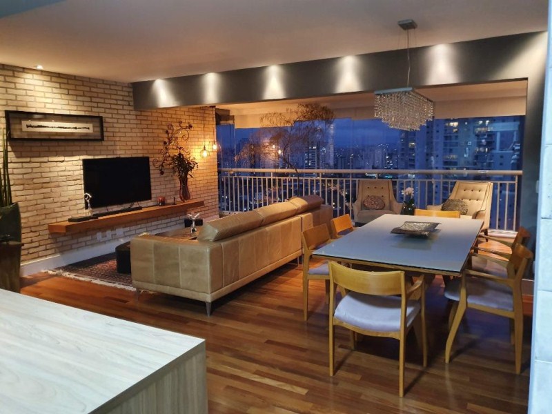 Lindo apartamento com 128 metros, 3 Suites, lavabo, Ar condicionado nos 4 ambientes, acabamento de 1 linha, 3 vagas livres e fixas