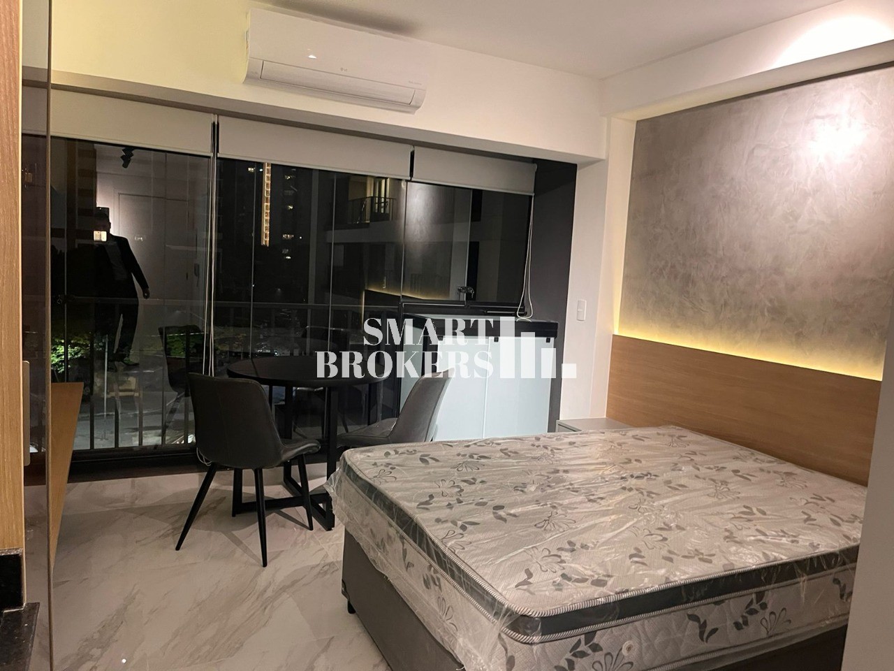Studio totalmente mobiliado com 1 quarto para locação, 25 metros, Pinheiros, São Paulo, SP!
