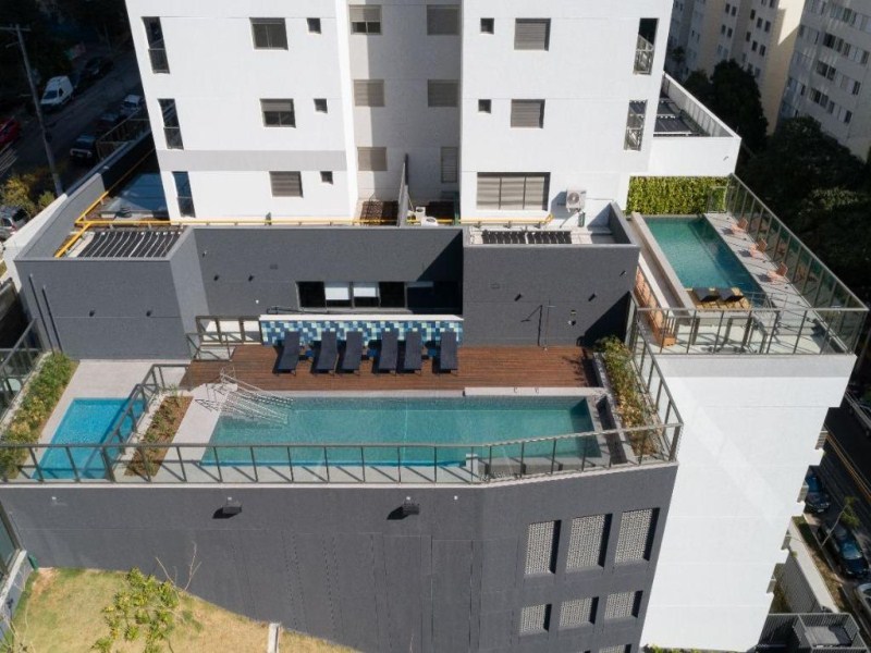 O apartamento possui 149 metros quadrados com 4 dormitórios 2 suítes