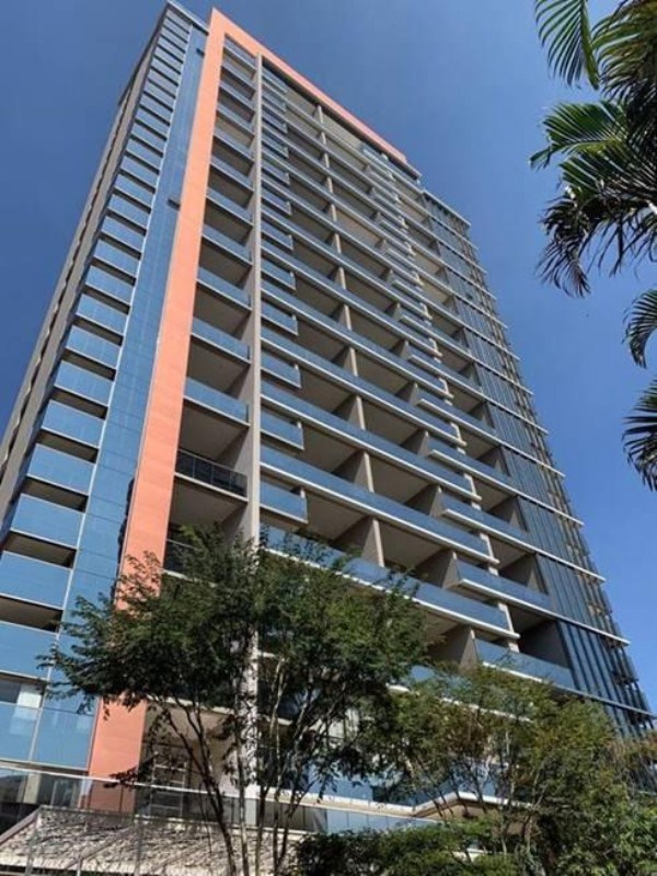 O apartamento possui 340 metros quadrados com 4 suítes (suíte master com ofurô) terraço gourmet com churrasqueira