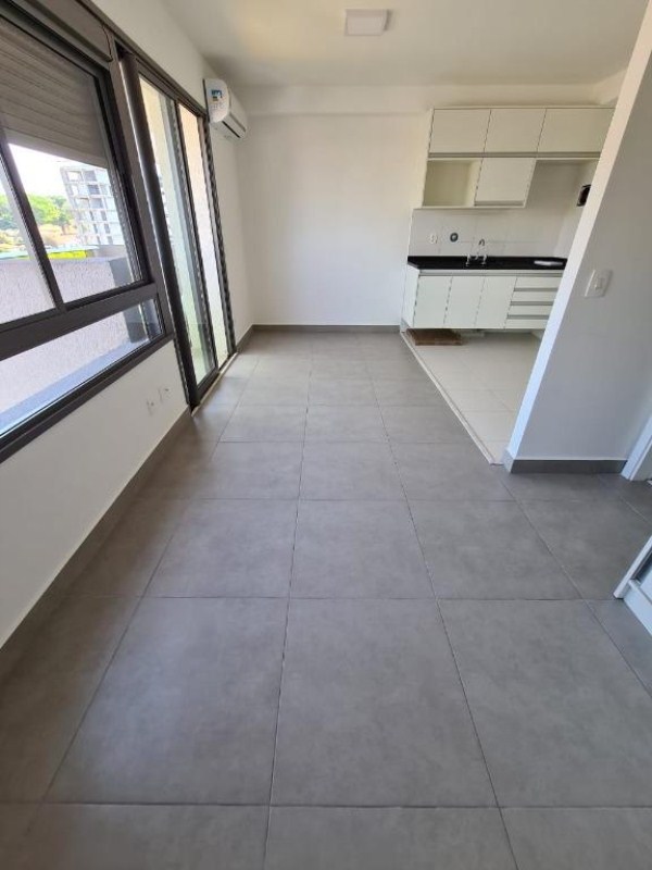 O Studio possui 35 metros quadrados com terraço e 1 vaga de garagem.I