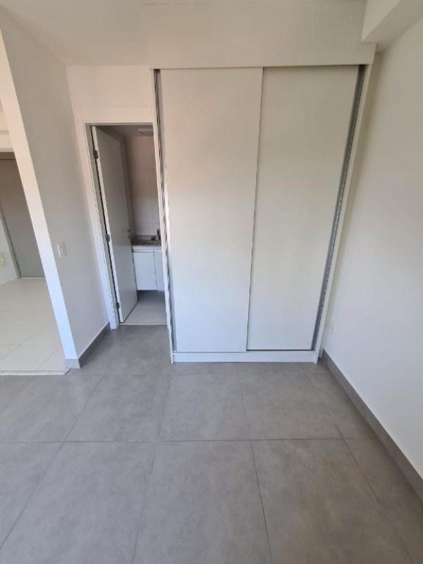 O Studio possui 35 metros quadrados com terraço e 1 vaga de garagem.I