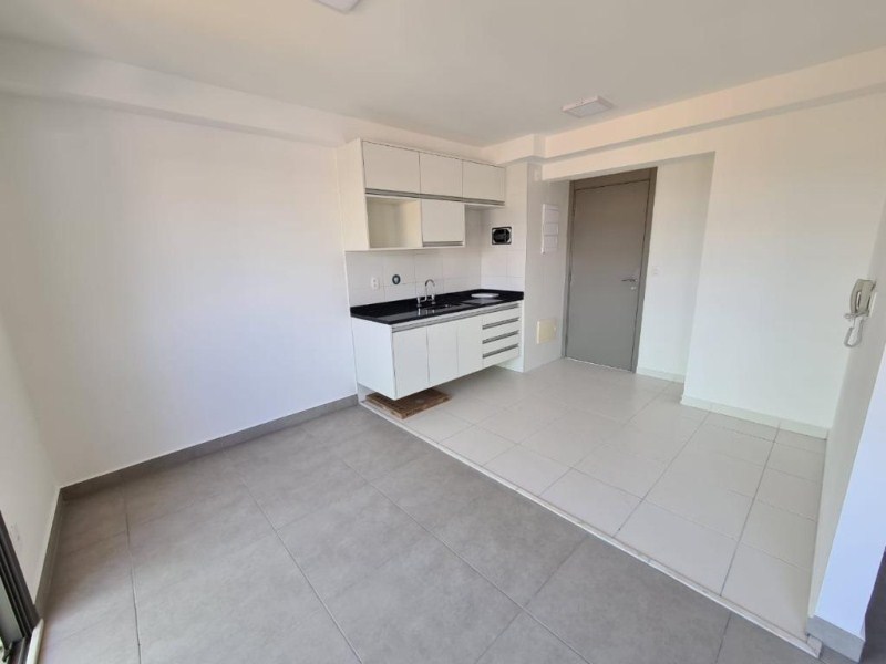 O Studio possui 35 metros quadrados com terraço e 1 vaga de garagem.I