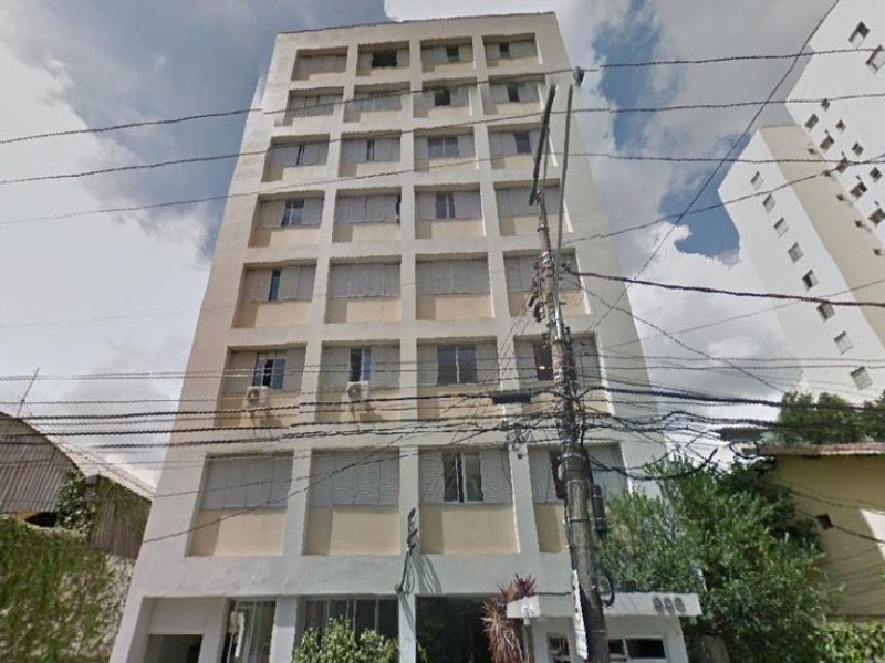 Apartamento de 94m² todo reformado com sala ampla, 3 dormitórios repletos de armários sendo1 suite, banheiro, cozinha americana e lavanderia