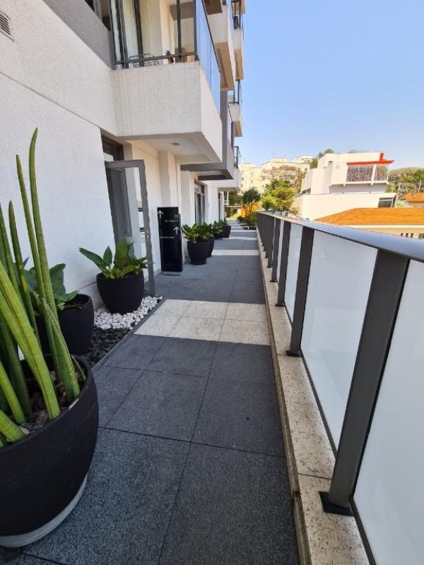 O Studio possui 35 metros quadrados com terraço e 1 vaga de garagem.I