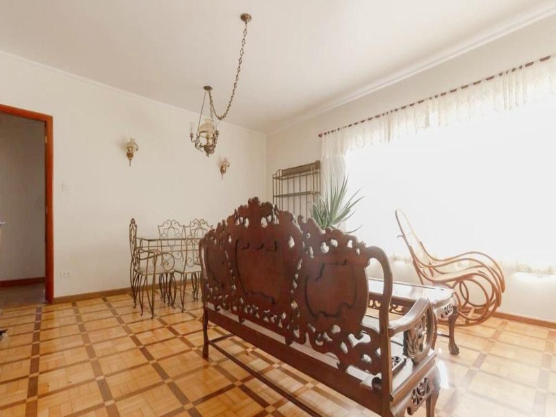 O apartamento possui 160 metros quadrados com 3 dormitórios sendo 1 suíte