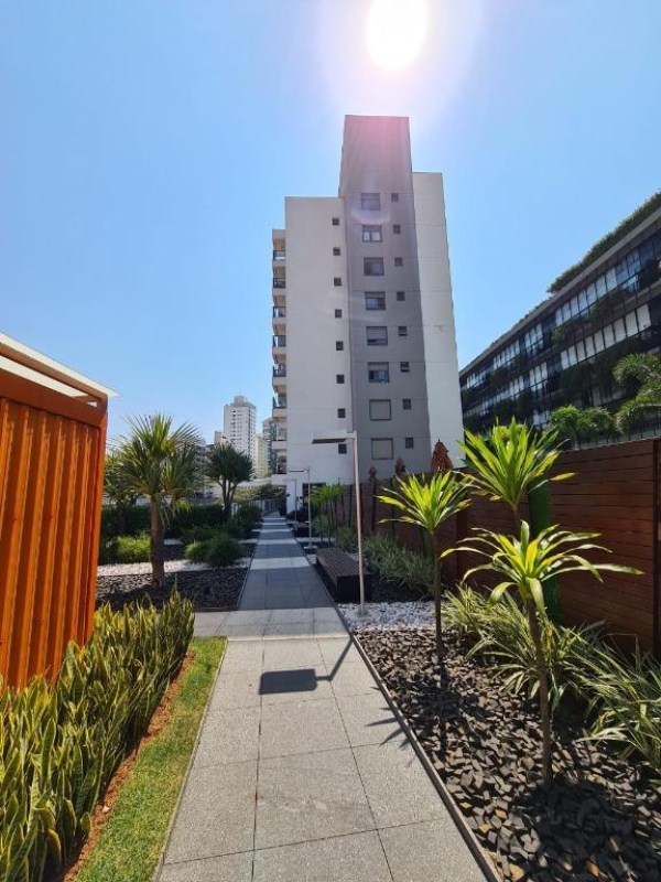 O Studio possui 35 metros quadrados com terraço e 1 vaga de garagem.I