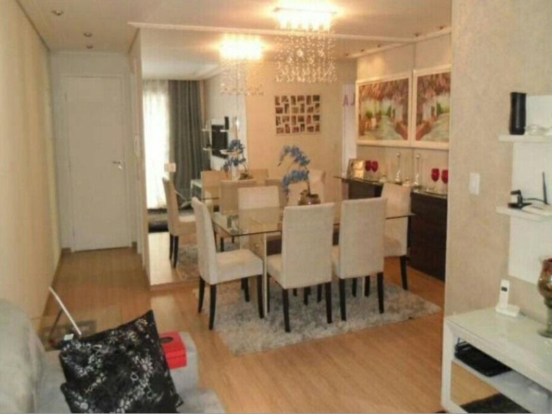 Apartamento com 67 metros quadrados, 3 dormitórios com armários, 1 banheiro, cozinha com armários, área de serviço e 1 vaga de garagem