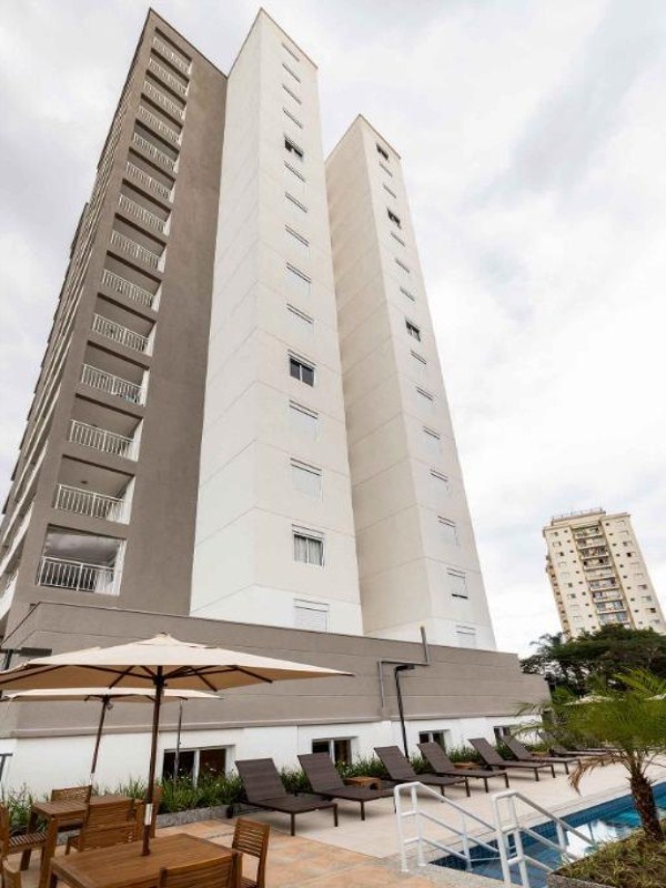 O apartamento Studio possui 37 metros quadrados com 1 dormitórios e 1 vaga de garagem