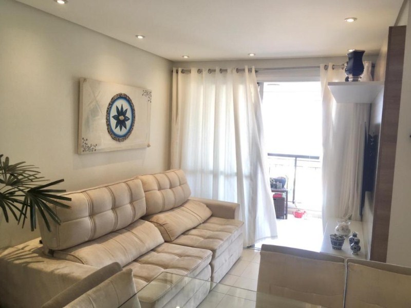 Edifício Persona Vergueiro, o apartamento possui 68 metros e 1 vaga de garagem