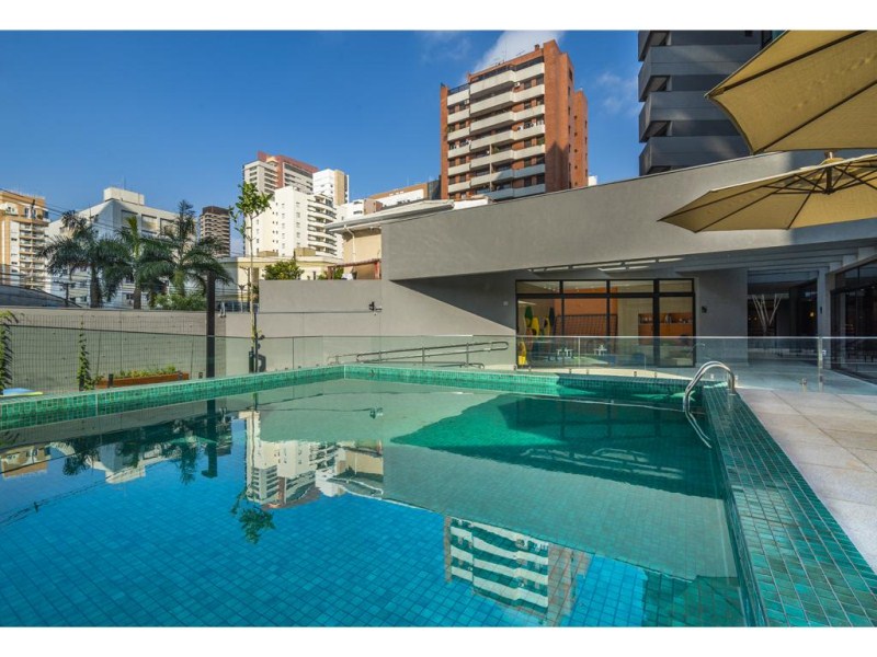 O apartamento possui 83 metros quadrados com 3 dormitórios 1 suíte e 2 vagas de garagem