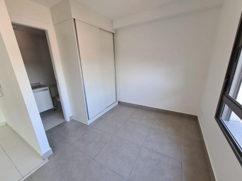O Studio possui 35 metros quadrados com terraço e 1 vaga de garagem.I