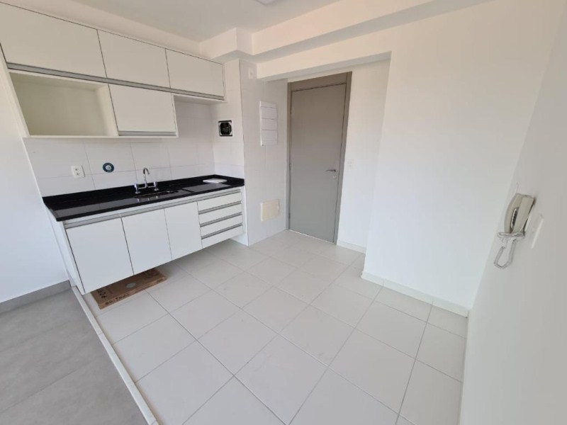 O Studio possui 35 metros quadrados com terraço e 1 vaga de garagem.I