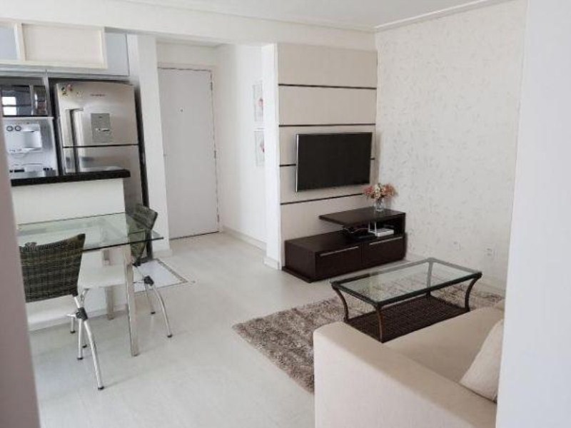 Apartamento com 65 metros, claro e iluminado, face norte