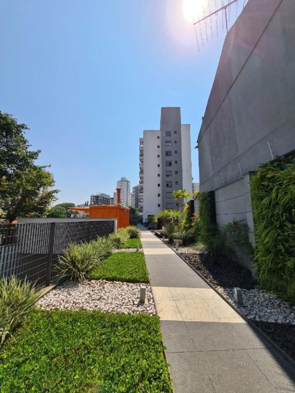 O Studio possui 35 metros quadrados com terraço e 1 vaga de garagem.I