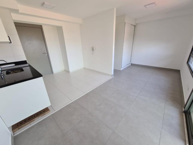 O Studio possui 35 metros quadrados com terraço e 1 vaga de garagem.I
