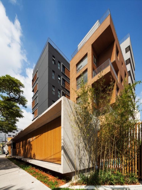 Aruá - A cobertura possui 571 metros quadrados com 3 amplas suítes, lavabo, área de serviço, terraço e 4 vagas de garagem.