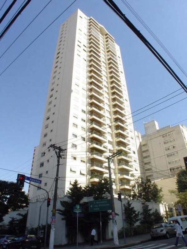 Condomínio Quartier Dor - Pinheiros!O apartamento possui 160 metros, 4 suítes e 2 vagas de garagem.