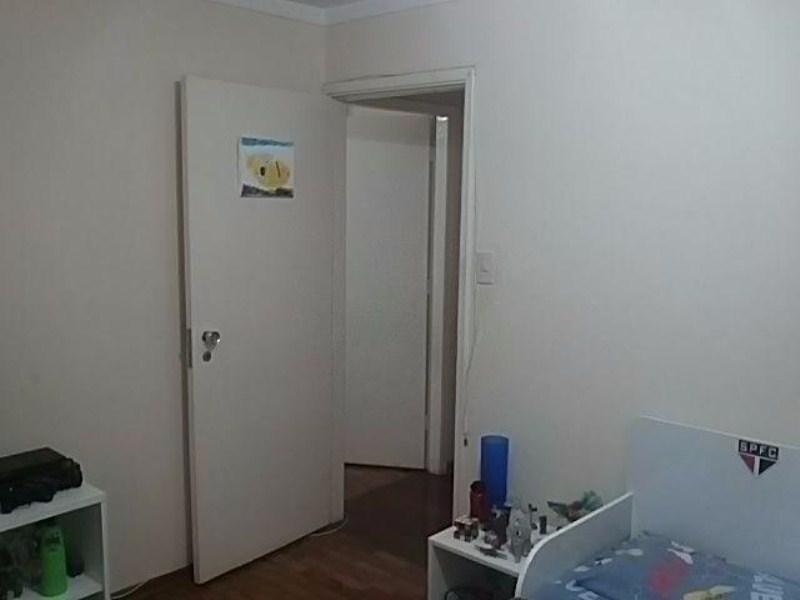 O apartamento possui 100 metros quadrados com 3 amplos dormitórios, móveis fixos e planejados em todos os ambientes, totalmente reformado e 1 vaga