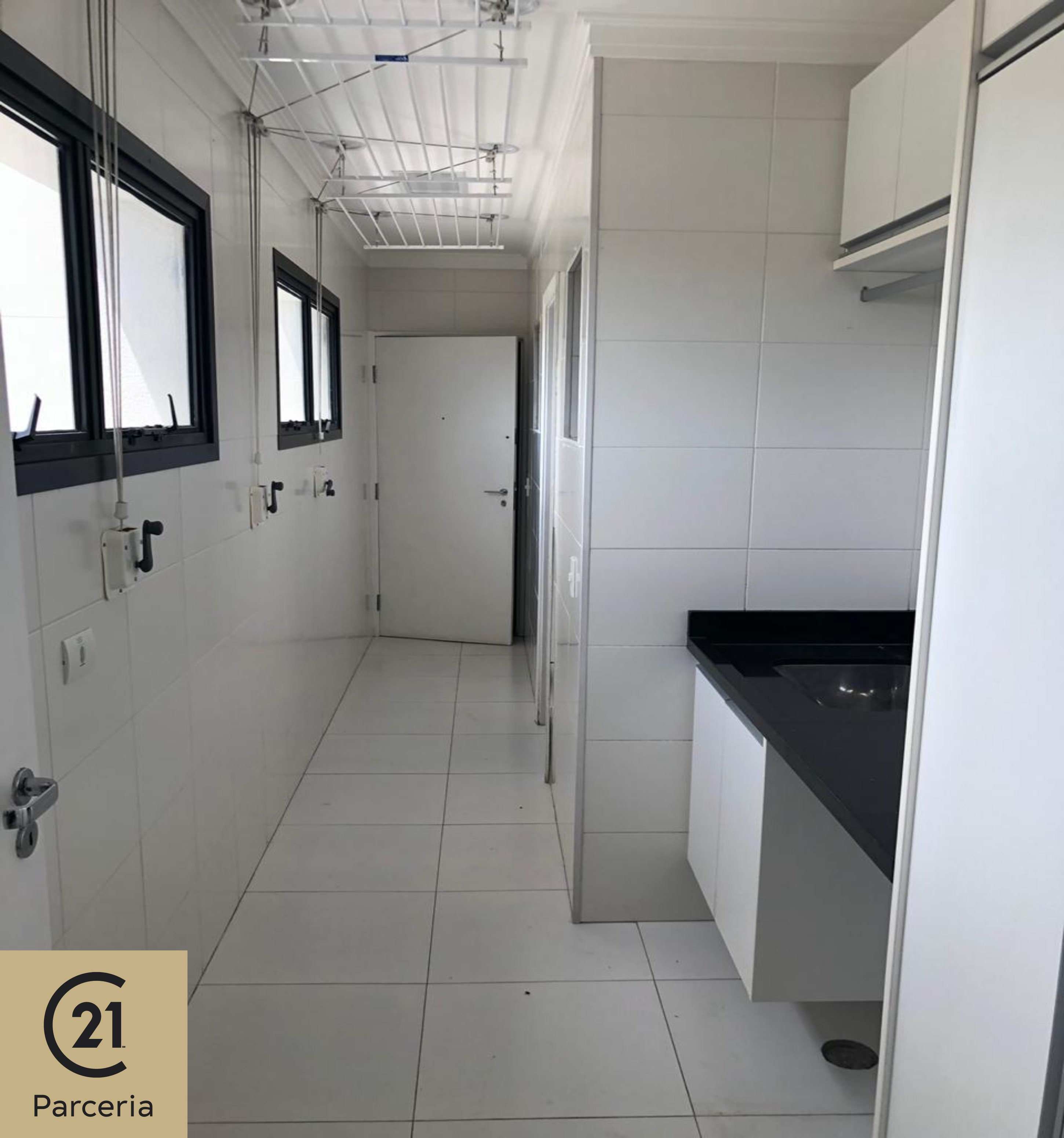 Cobertura, 3 quartos, 210 m² - Foto 2