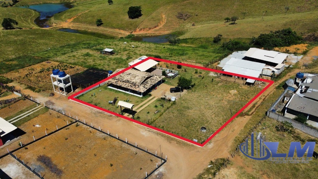 Chácara, 3 quartos, 2200 m² - Foto 1