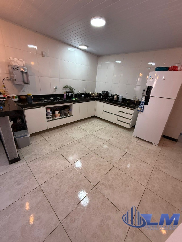 Casa, 6 quartos, 250 m² - Foto 9