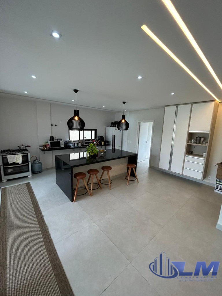 Casa, 4 quartos, 295 m² - Foto 10