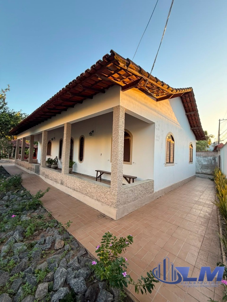 Casa, 4 quartos, 206 m² - Foto 1