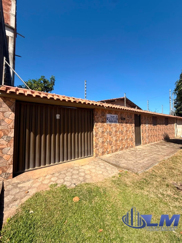 Casa, 6 quartos, 200 m² - Foto 1
