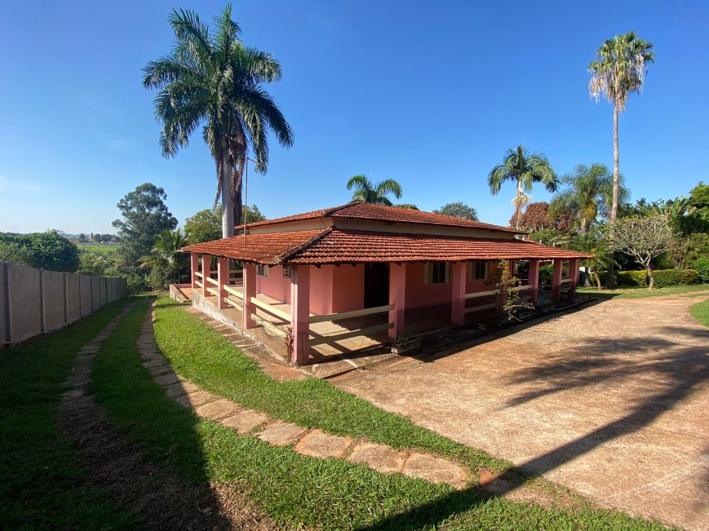Sítio, 4 quartos, 10000 m² - Foto 1
