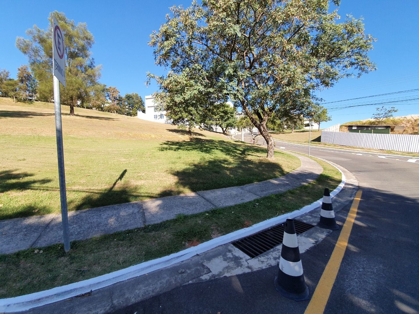 Loteamento e Condomínio, 1080 m² - Foto 3
