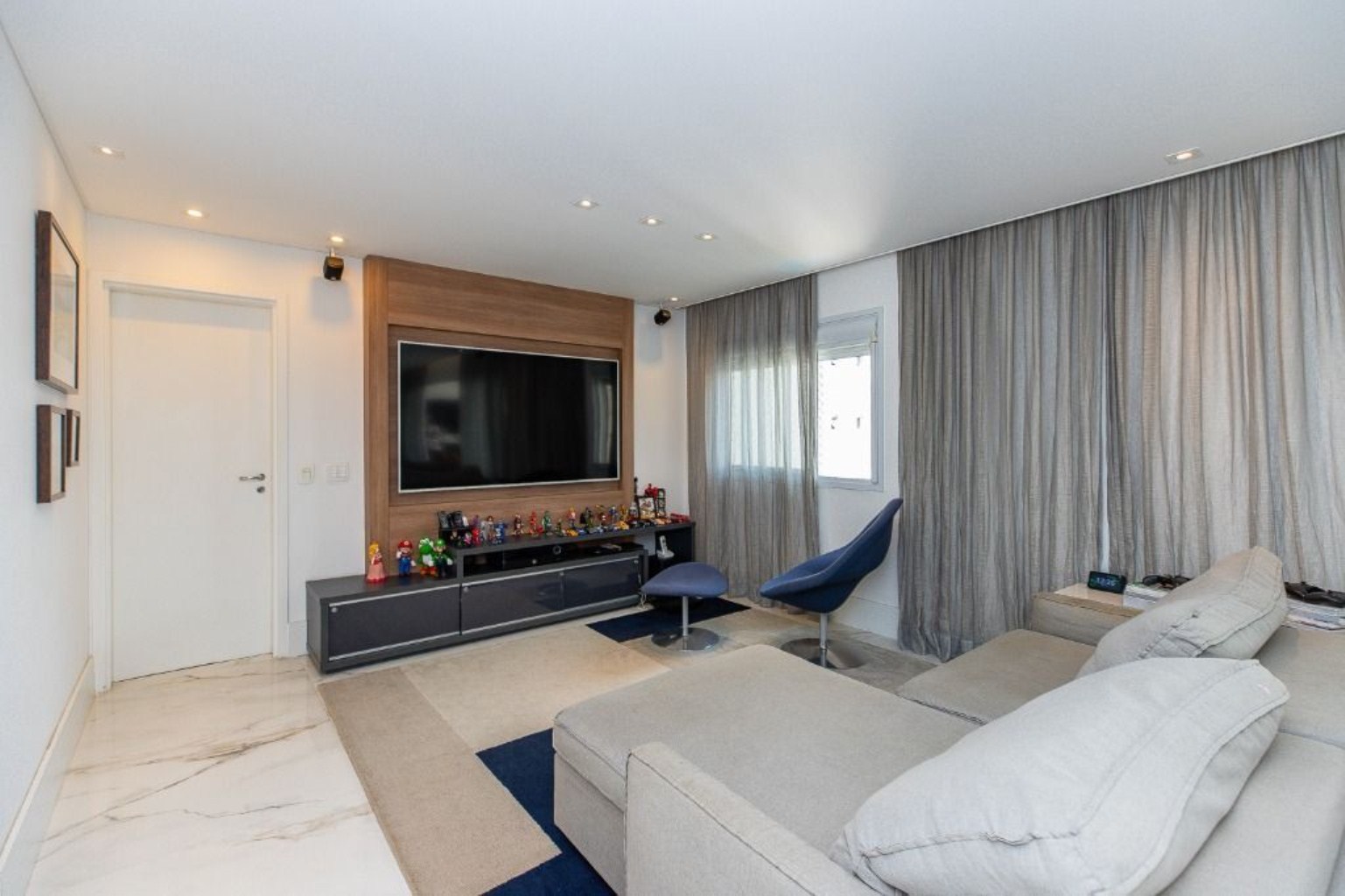 Apartamento, 3 quartos, 204 m² - Foto 2