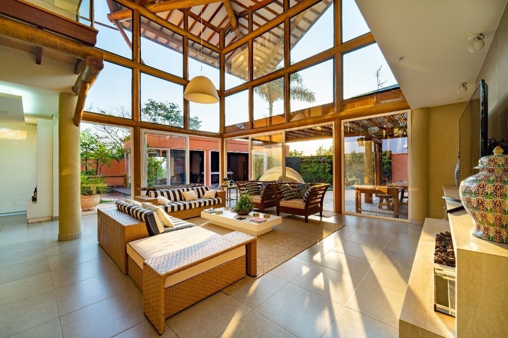 Casa à venda com 6 quartos, 865m² - Foto 1
