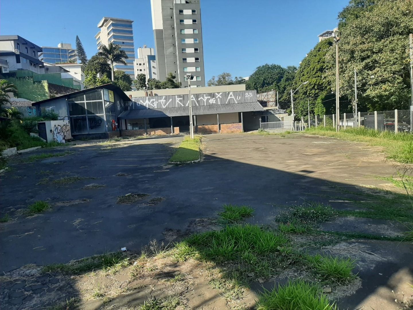 Loteamento e Condomínio, 1713 m² - Foto 1