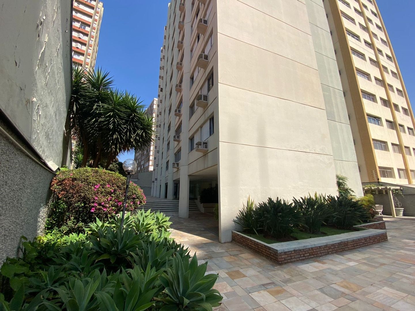 Apartamento, 3 quartos, 193 m² - Foto 2