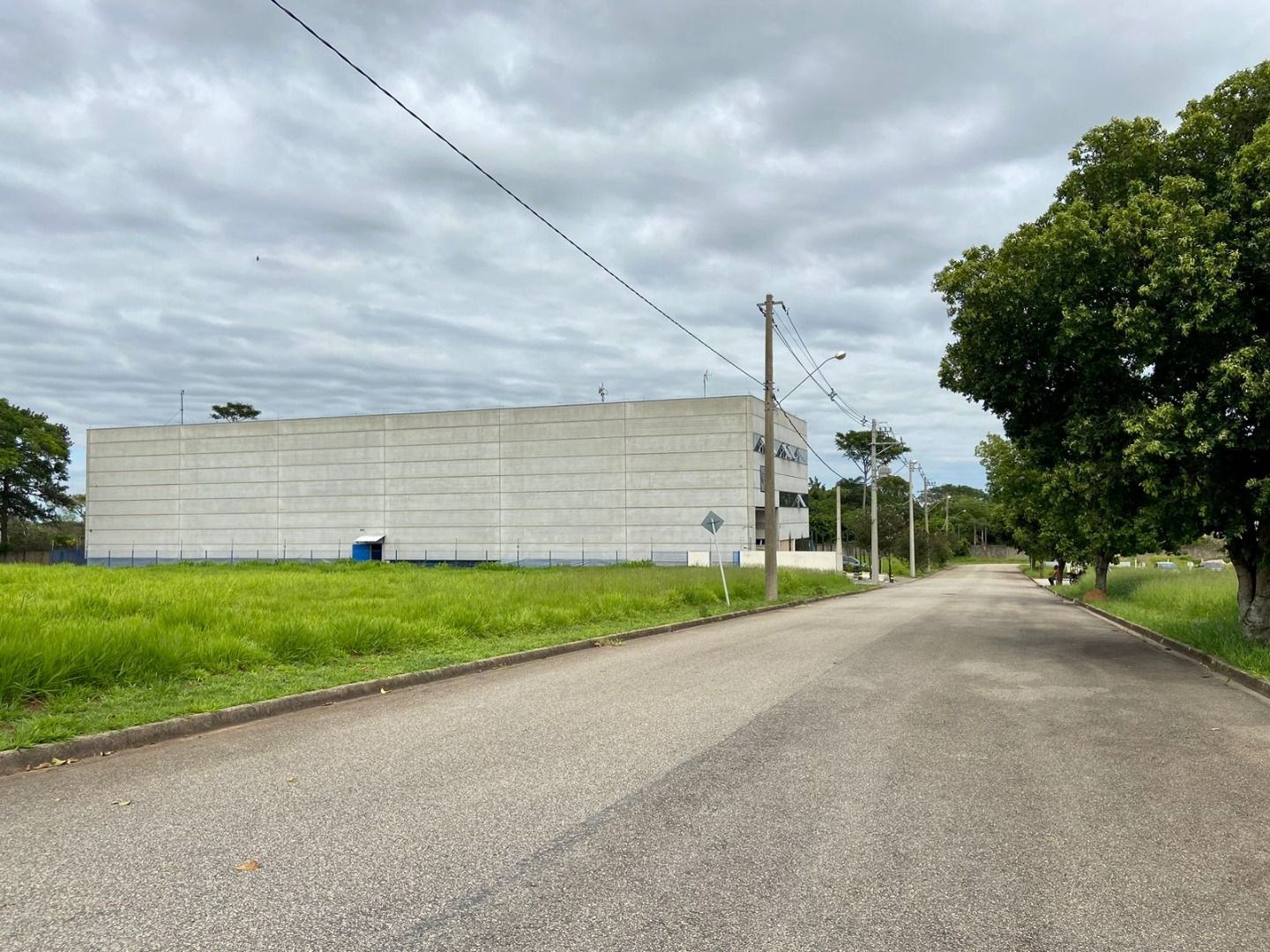 Loteamento e Condomínio, 1500 m² - Foto 16