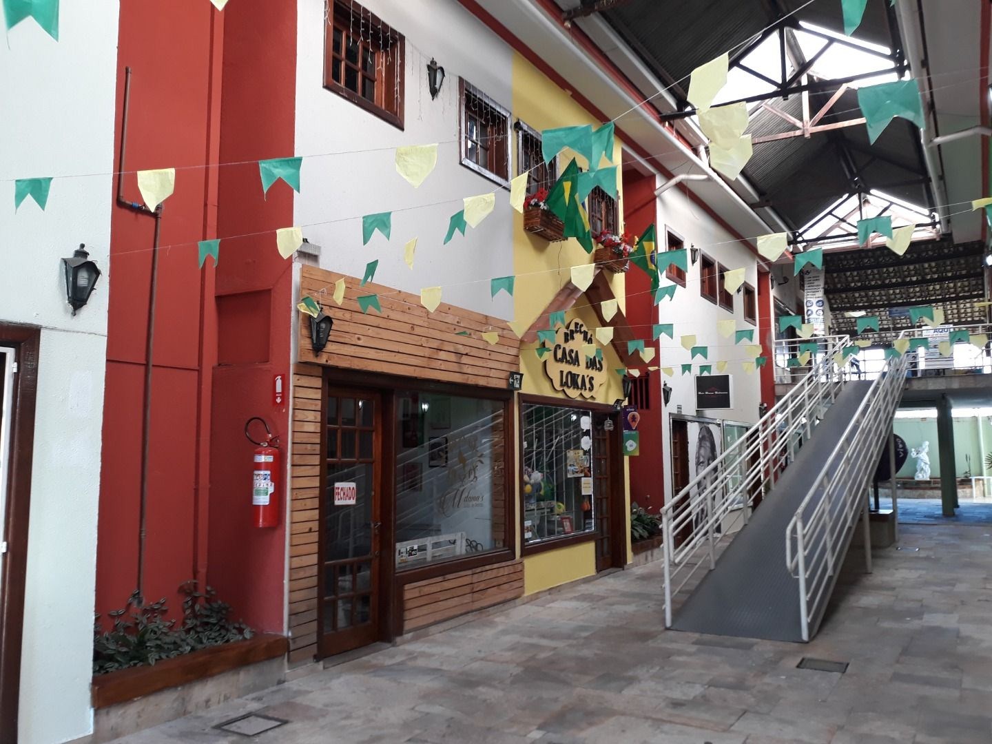Prédio Inteiro - Foto 1