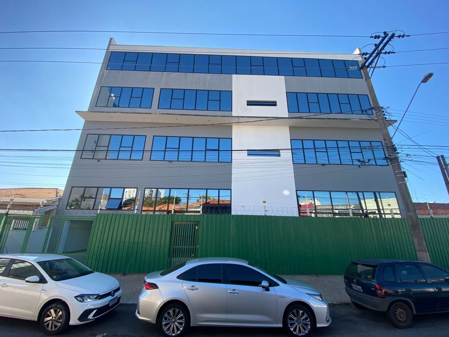 Prédio Inteiro - Foto 1