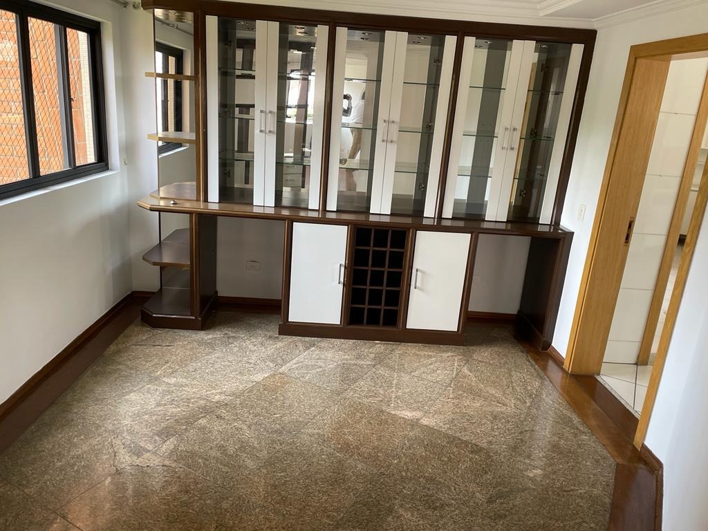 Jardim da Saúde 5 domitórios sendo 3 suítes 3 vagas 196m²