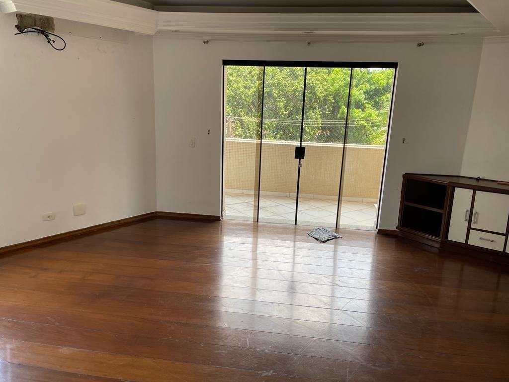 Jardim da Saúde 5 domitórios sendo 3 suítes 3 vagas 196m²