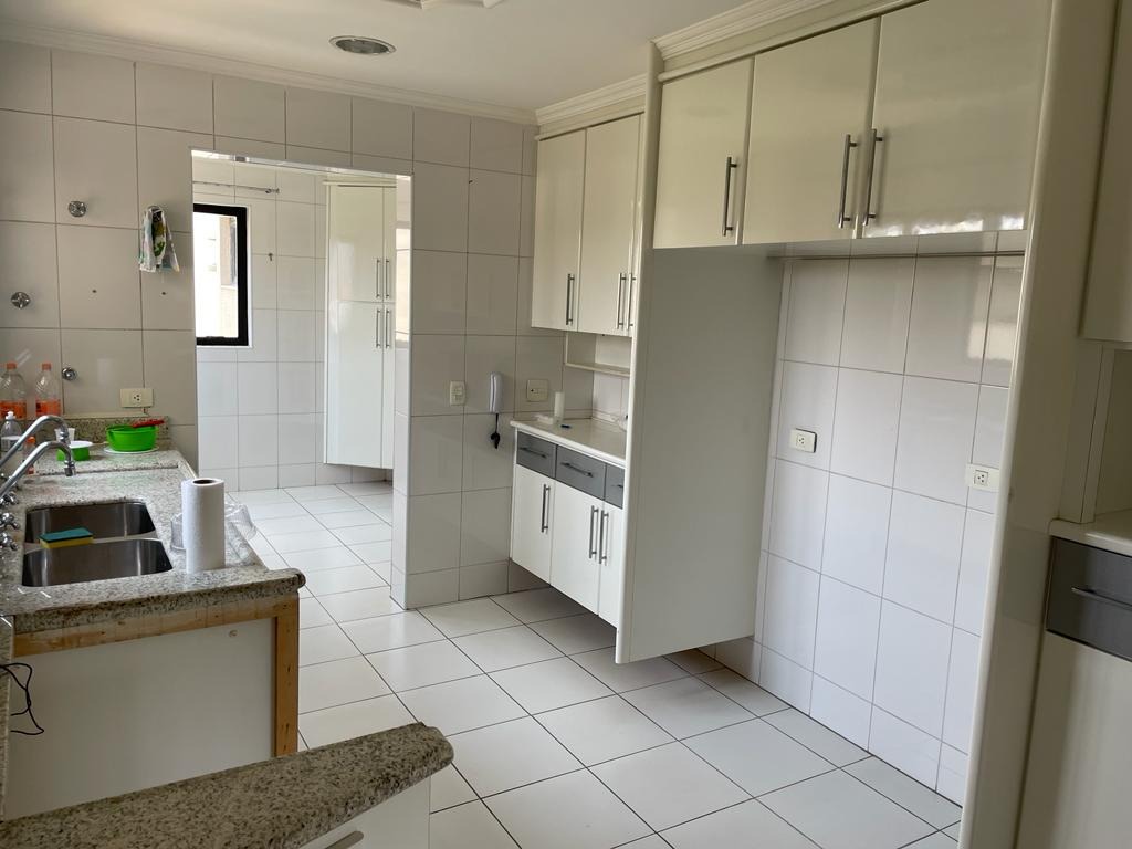 Jardim da Saúde 5 domitórios sendo 3 suítes 3 vagas 196m²