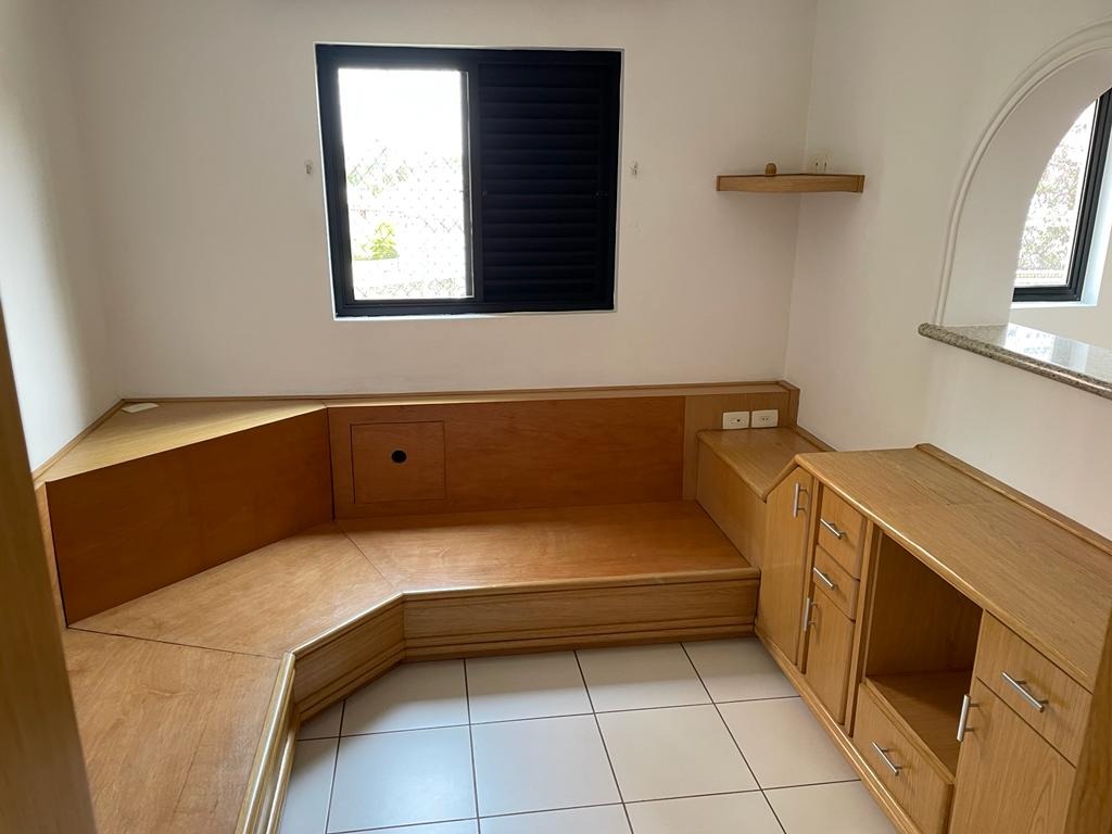 Jardim da Saúde 5 domitórios sendo 3 suítes 3 vagas 196m²