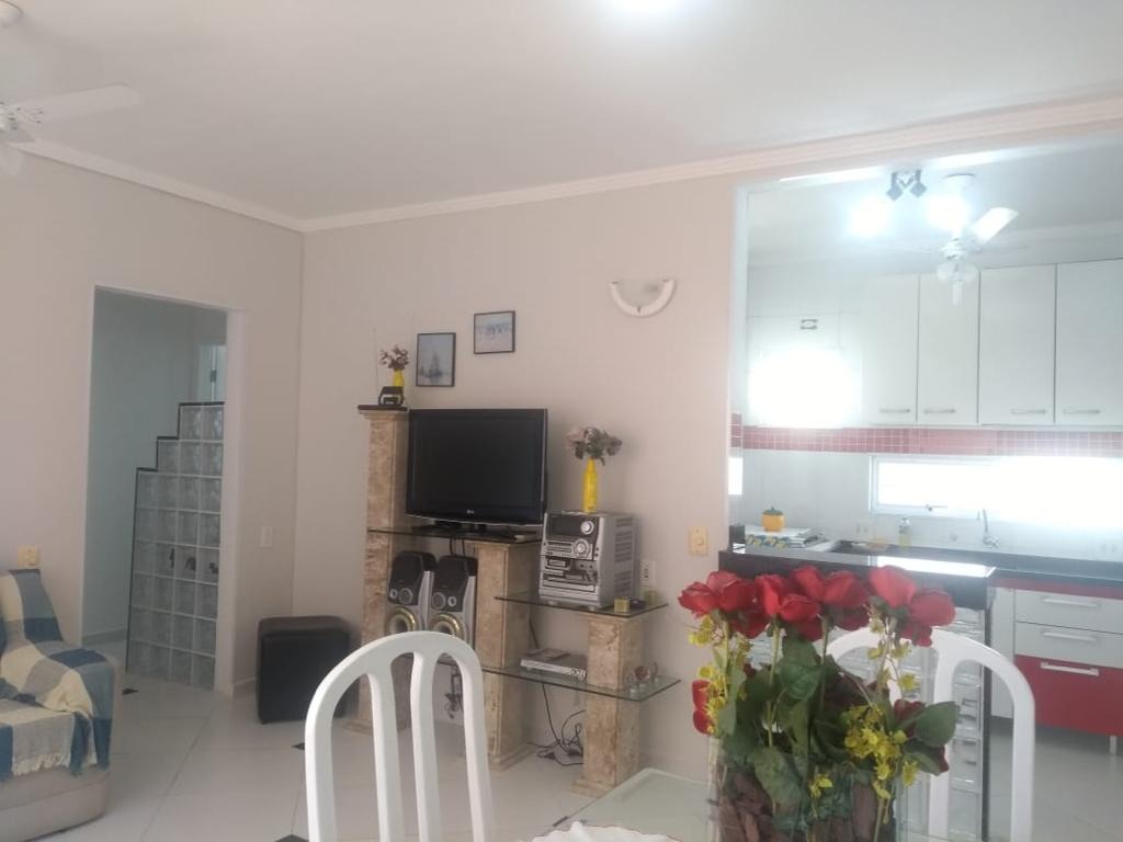 Guaruja Enseada Mobiliado 60m² apenas 7 minutos a pé até a praia