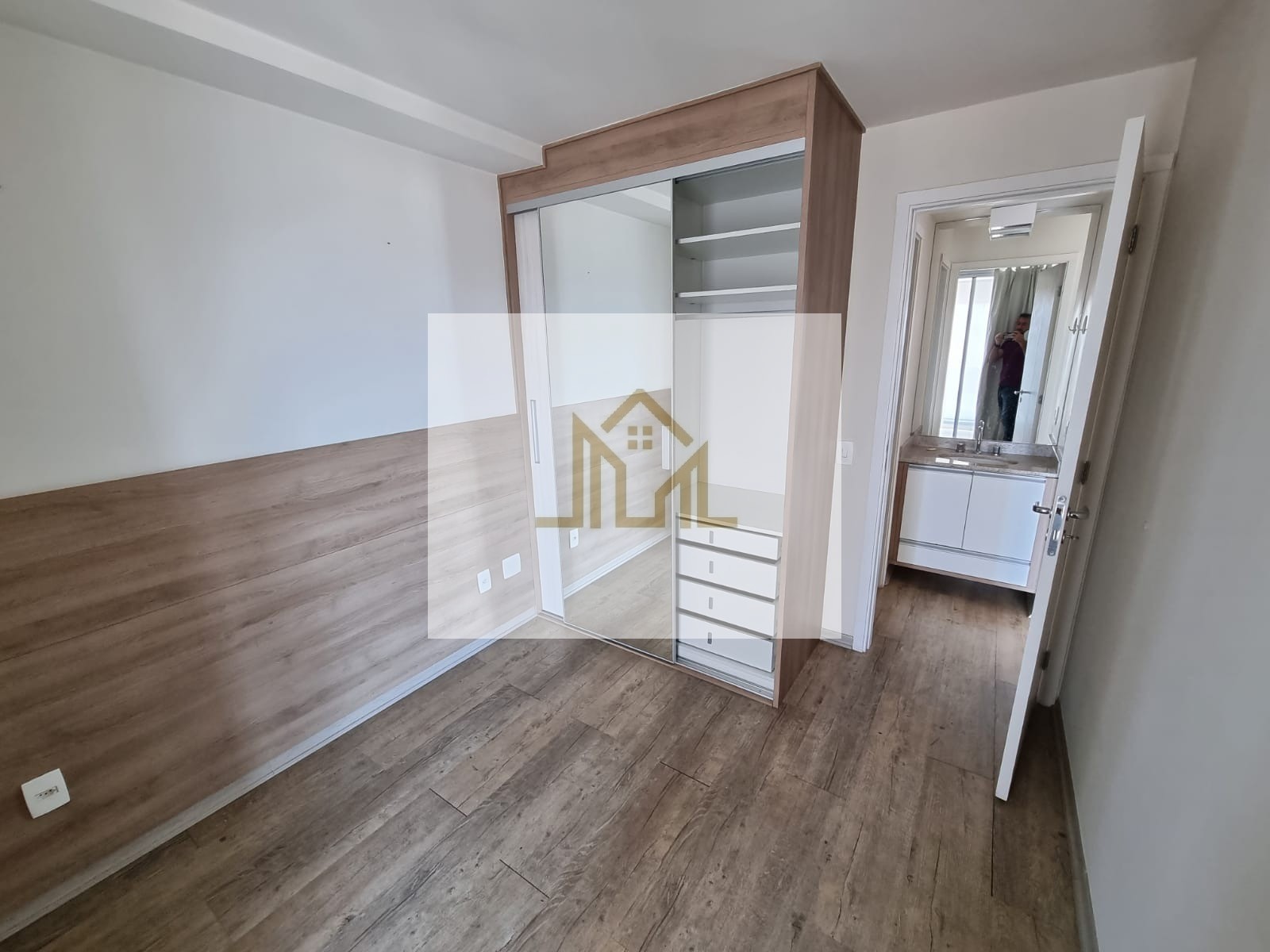 Brooklin 1 Dormitório Semi-Mobiliado 1 Vaga 45m²